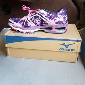 Mizuno size 11 shoes